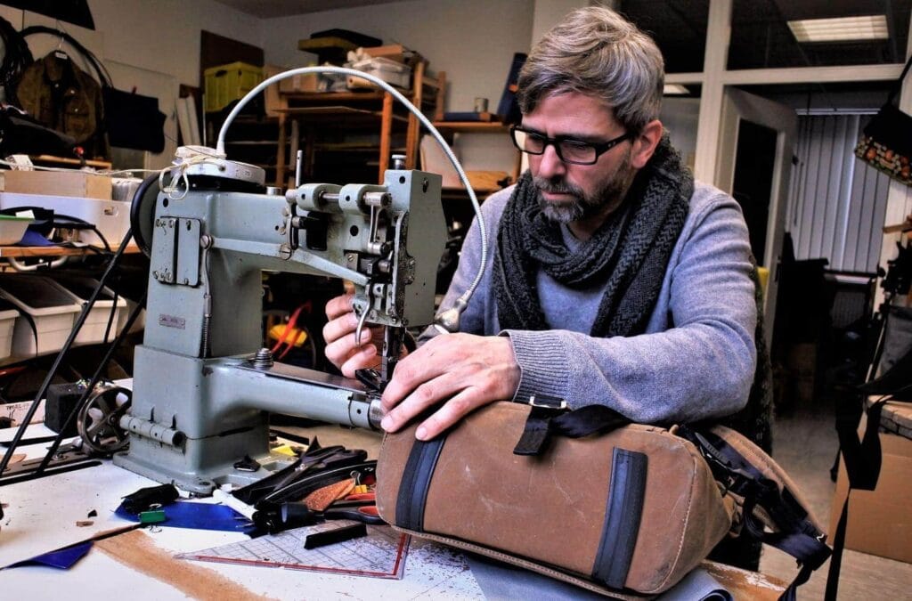 Hier wird gerade eine Tasche angefertigt