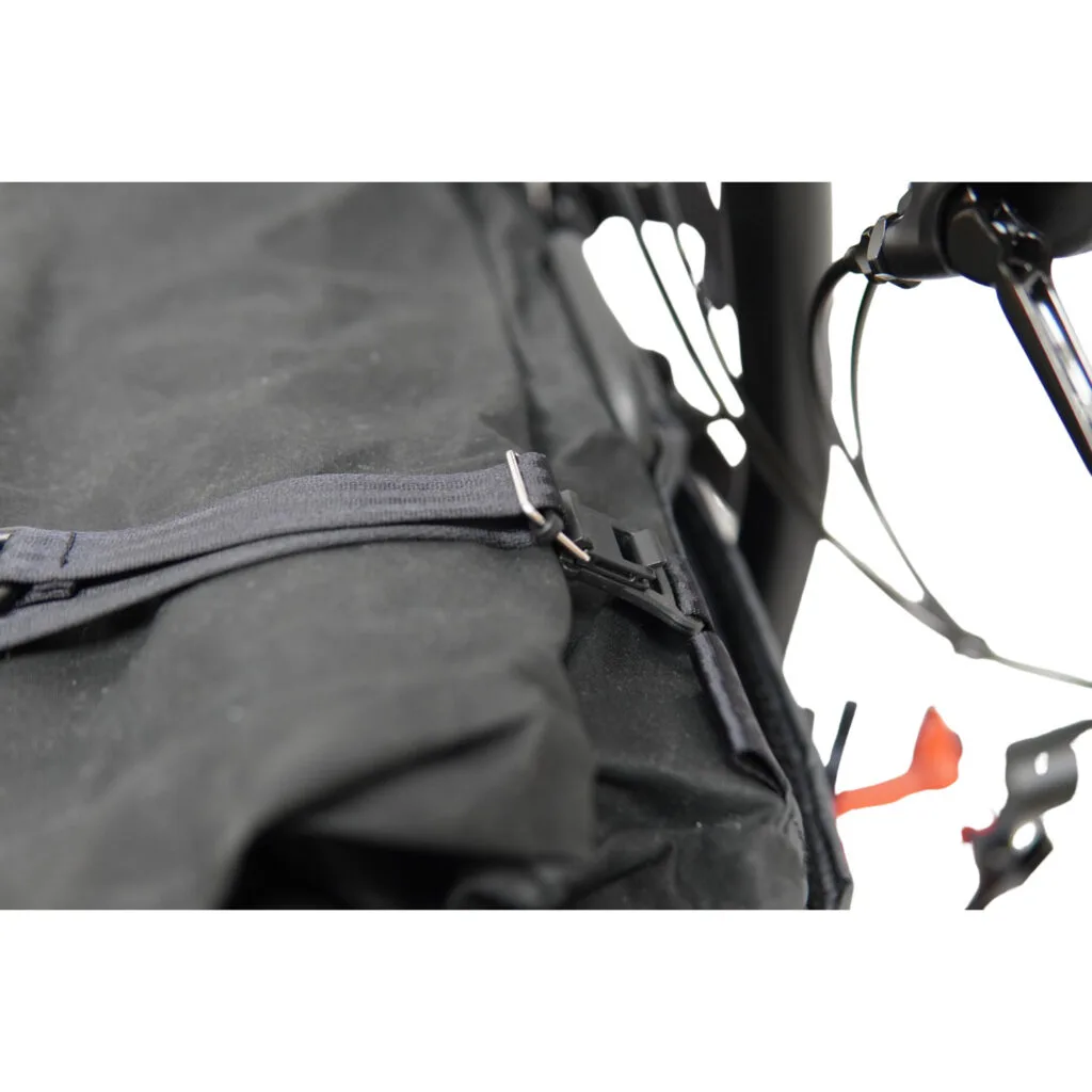 Nahaufnahme: Halteschlaufe und Haken der QUER am Brompton