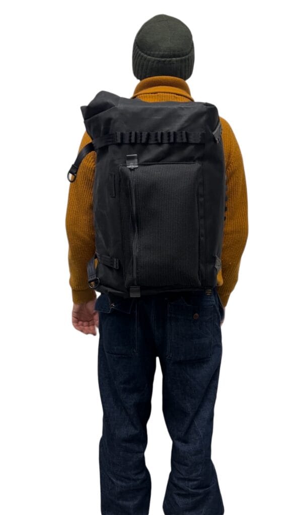 QUER als Rucksack getragen, Rückansicht