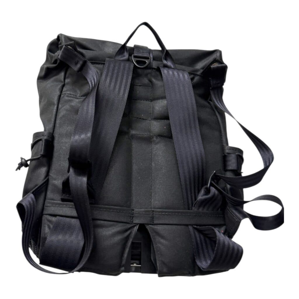 THE SHORTY 11 Back of THE SHORTY with padded back panel, shoulder straps, carry handle and tuck-away flap